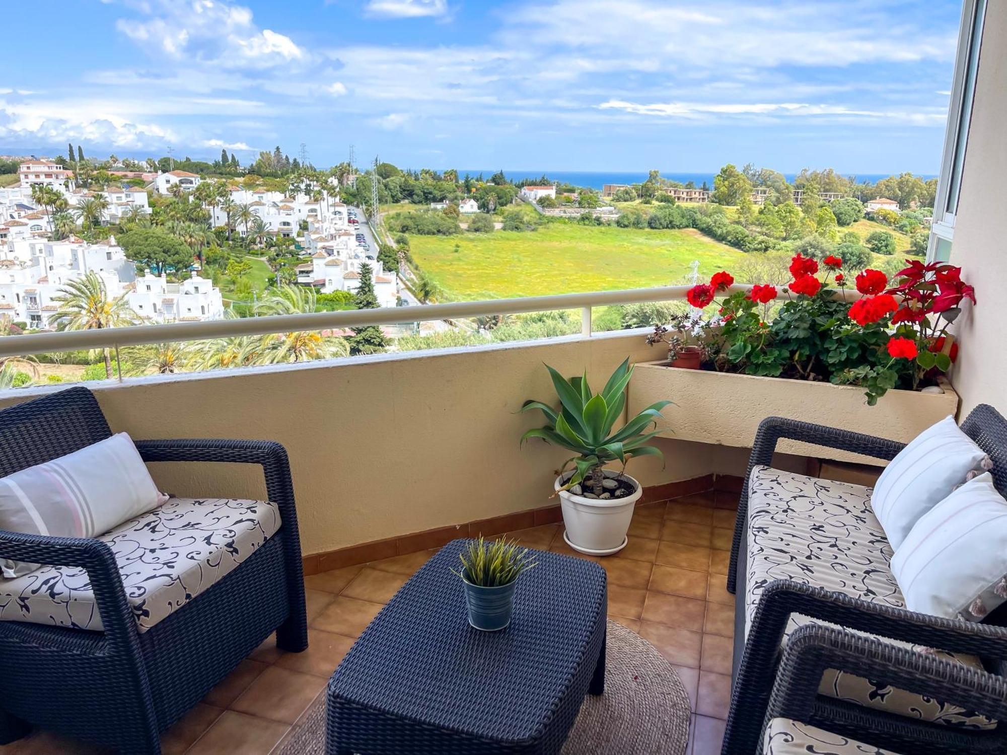 Modern Apartment With Terrace - 2 Min From The Beach Estepona Exterior foto